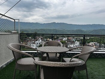 the crown a pinnacle of luxury