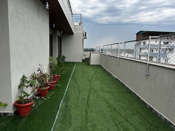 the crown a pinnacle of luxury