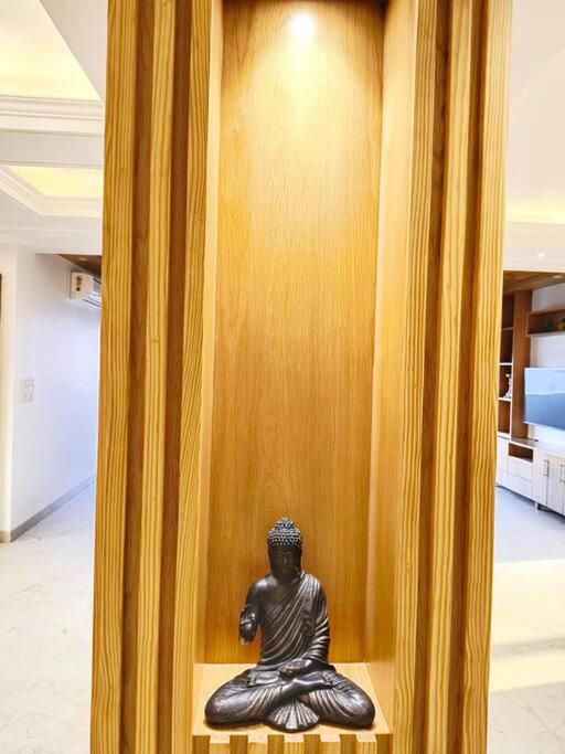 the crown a pinnacle of luxury