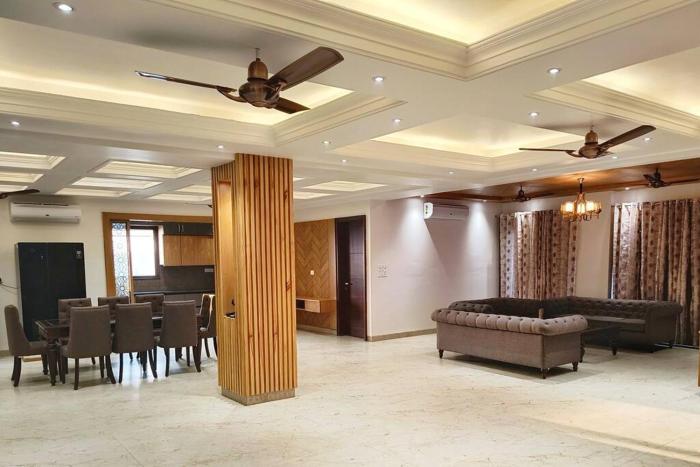 the crown a pinnacle of luxury