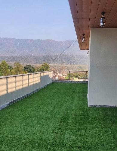 the crown a pinnacle of luxury