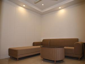 Atharv Kaashi - Behind Sigra Sports Stadium,,2 star