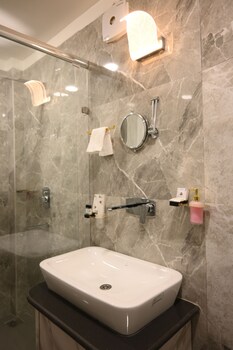 hotel kashi crown