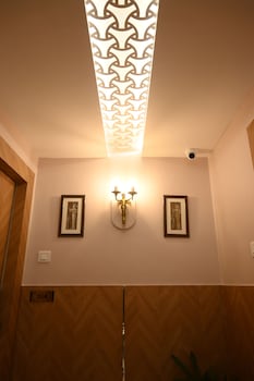hotel kashi crown