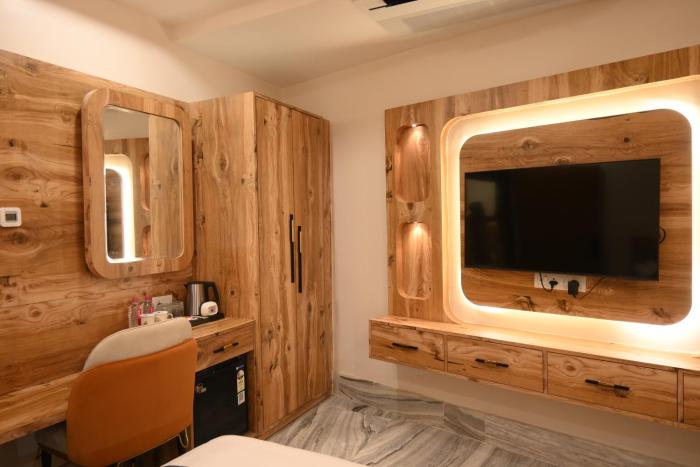 hotel kashi crown