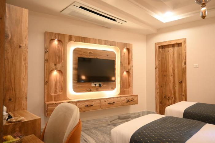 hotel kashi crown