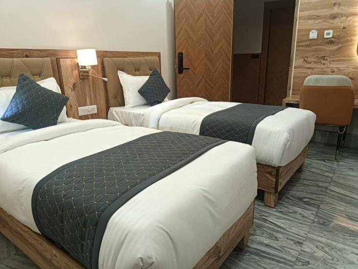 hotel kashi crown
