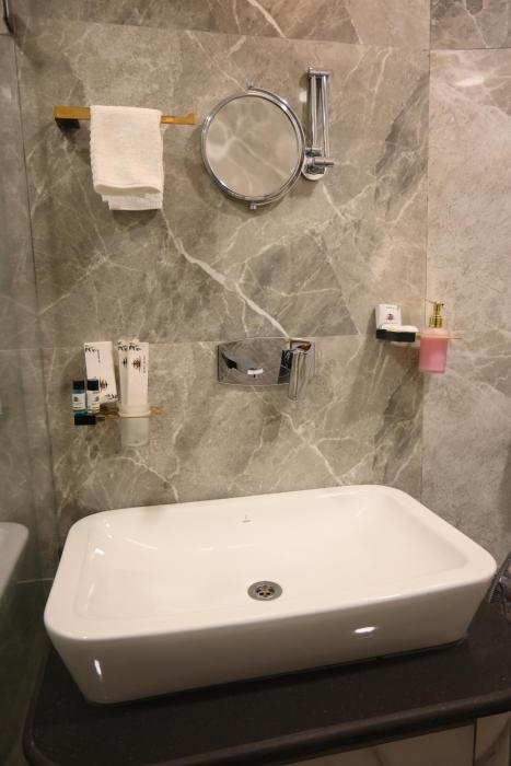hotel kashi crown