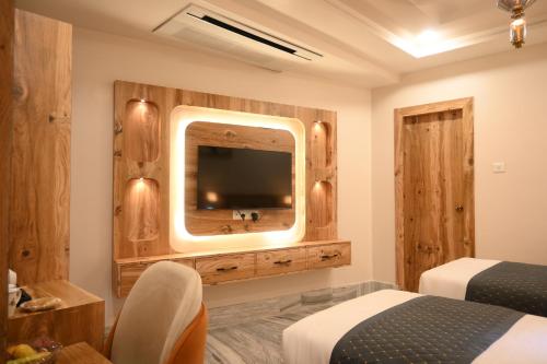 hotel kashi crown