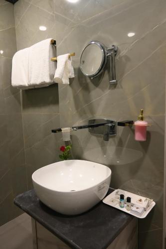 hotel kashi crown