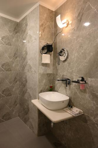 hotel kashi crown