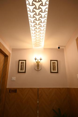 hotel kashi crown