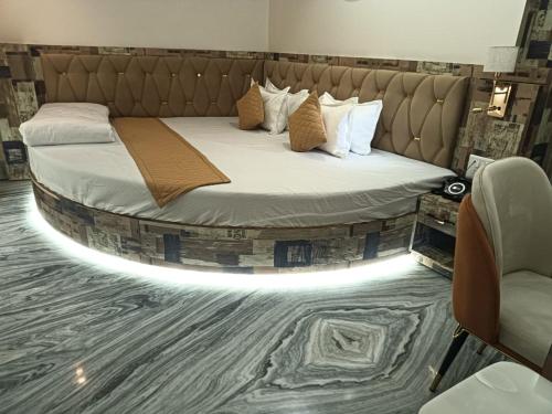 hotel kashi crown