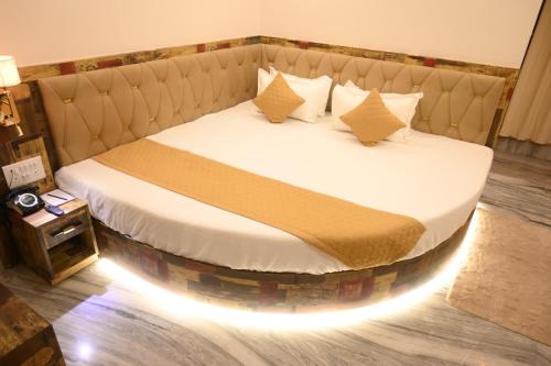hotel kashi crown