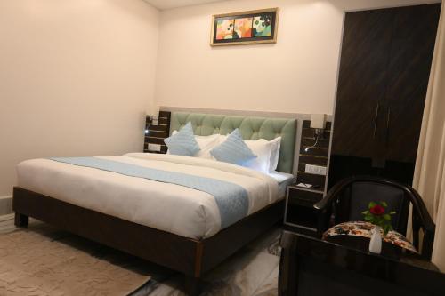 hotel kashi crown