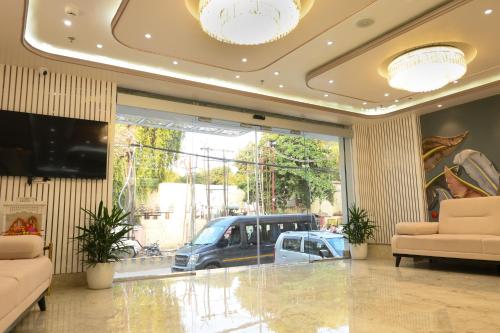 hotel kashi crown