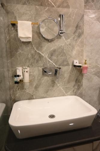 hotel kashi crown