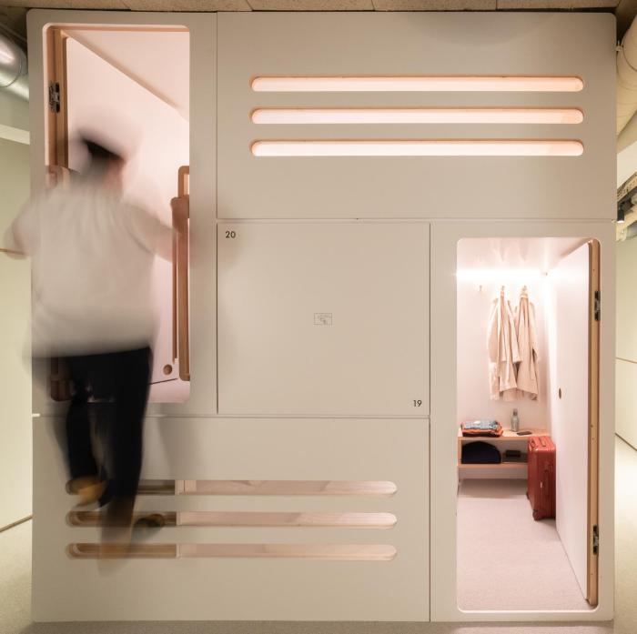 soom salzburg i capsule hotel