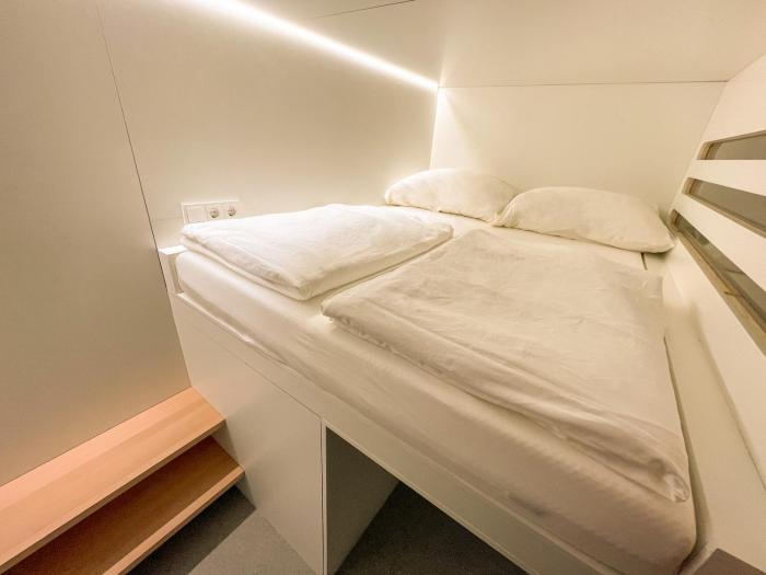 soom salzburg i capsule hotel
