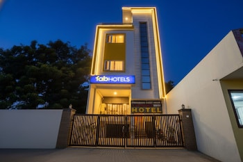 fabhotel paramhans guest house
