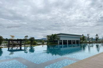 trader garden residences