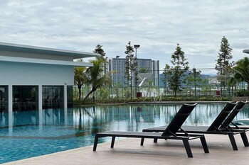trader garden residences