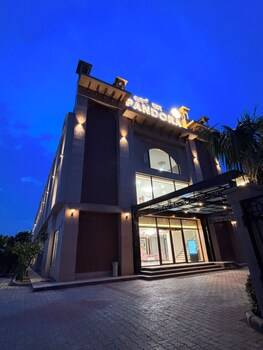 anandi bhawan by pandora vrindavan