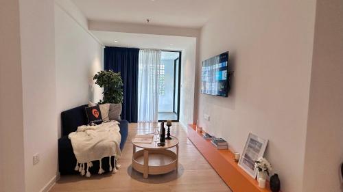 ukiyo hotel by manatidur