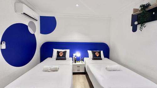 ukiyo hotel by manatidur