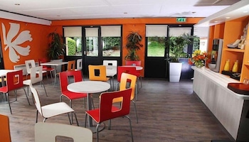 The Crossway Hotel,,3 star