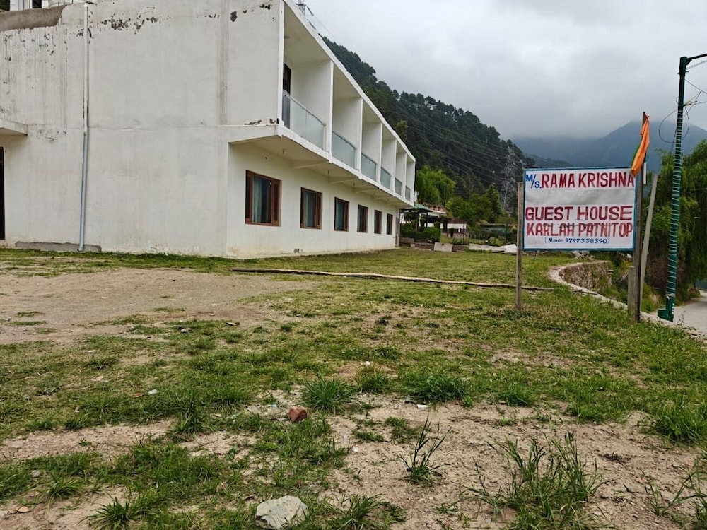 rama krishna guest house patnitop