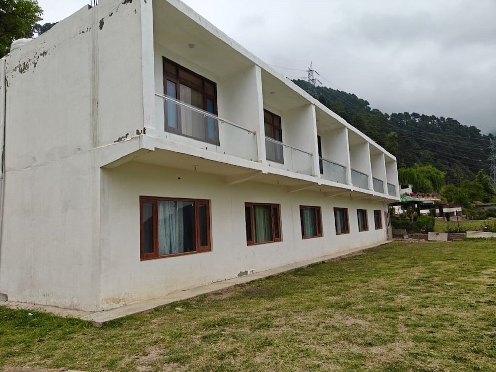 rama krishna guest house patnitop
