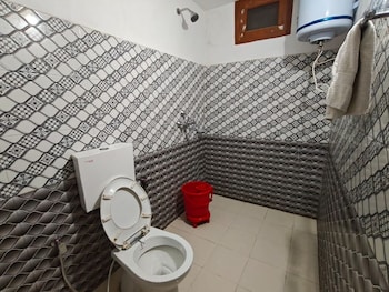 rama krishna guest house patnitop