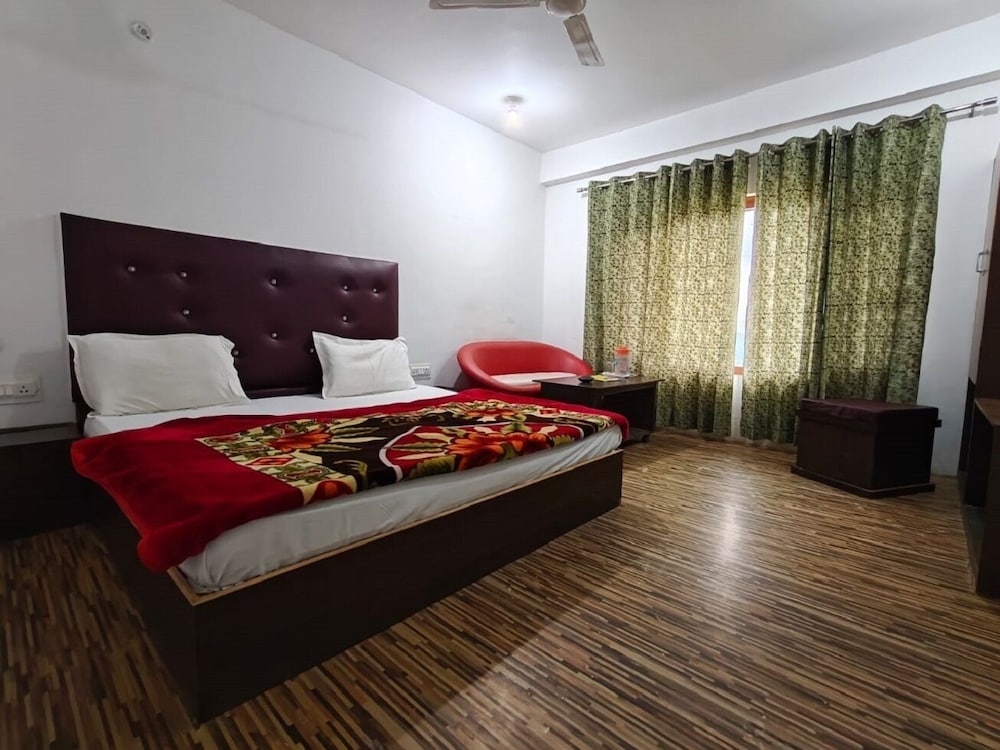 rama krishna guest house patnitop