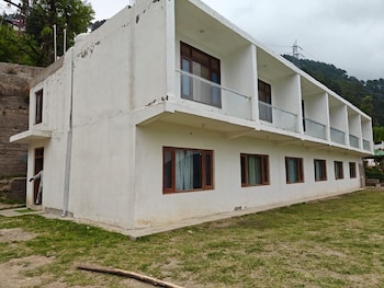 Rama Krishna Guest House-Patnitop,,3 star