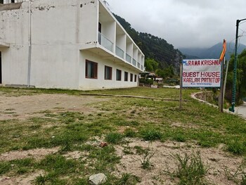 rama krishna guest house patnitop