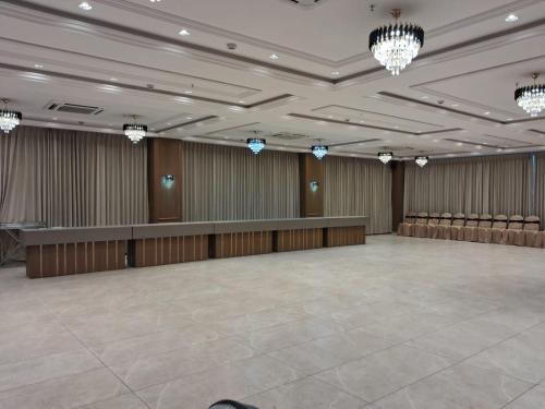 Hotel Royal Bloom,,2 star