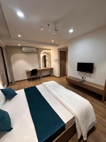 Hotel Royal Bloom,,2 star