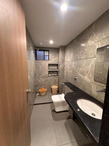 Hotel Royal Bloom,,2 star