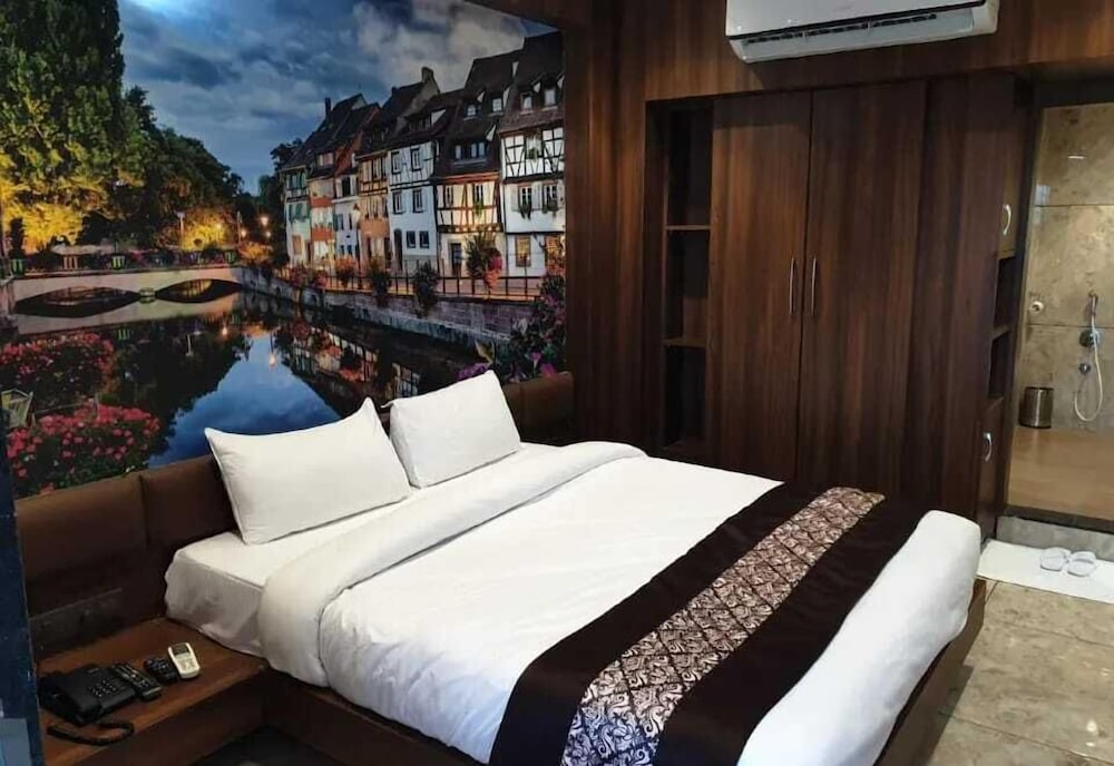 j d hotel