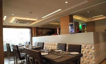 j d hotel