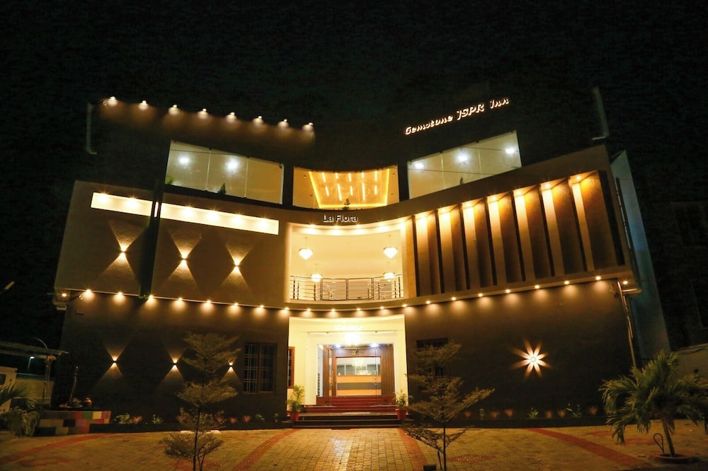 la flora gemstone resorts