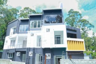 la flora gemstone resorts