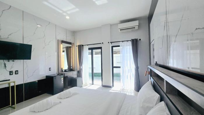 smile boutique at saiyuan