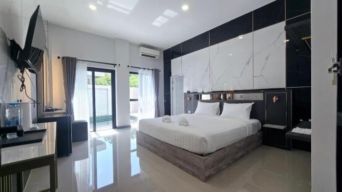 smile boutique at saiyuan