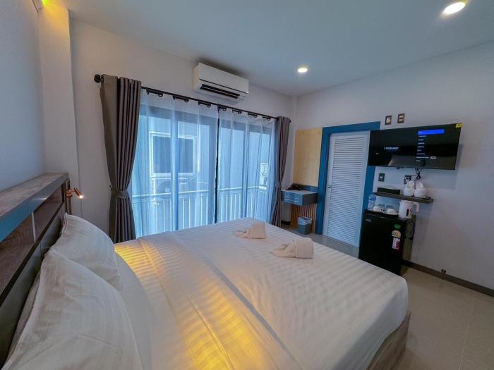 smile boutique at saiyuan