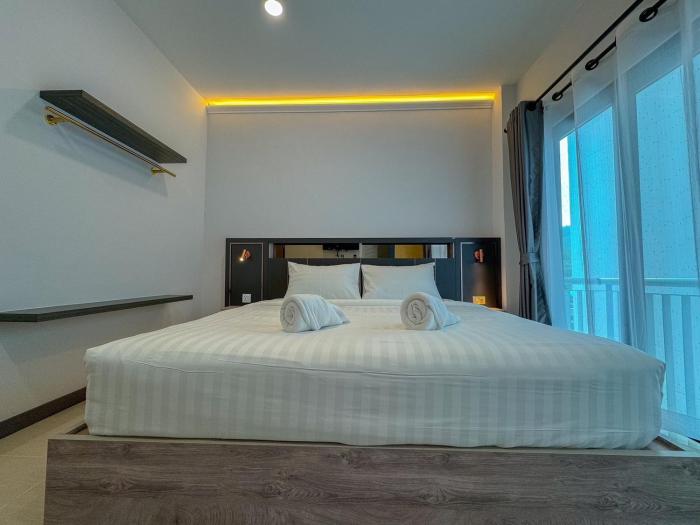 smile boutique at saiyuan