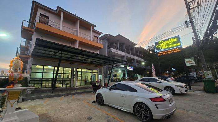 smile boutique at saiyuan