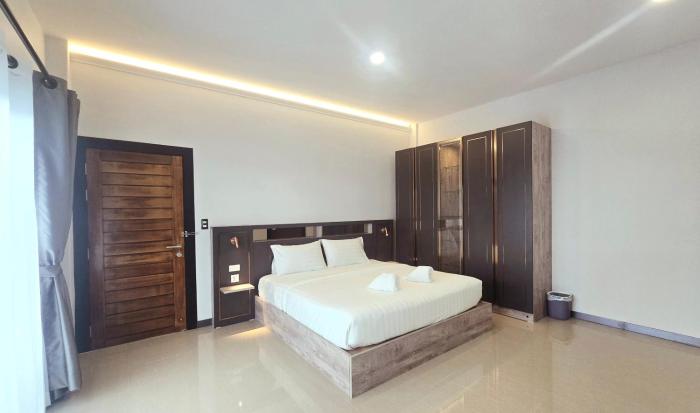 smile boutique at saiyuan