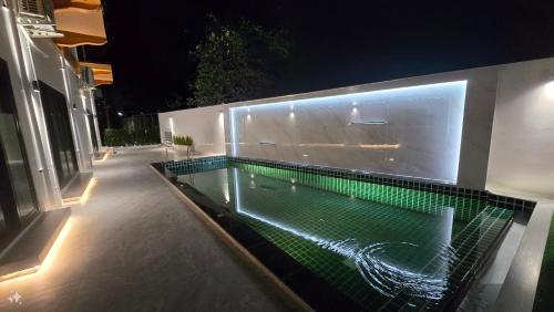 smile boutique at saiyuan